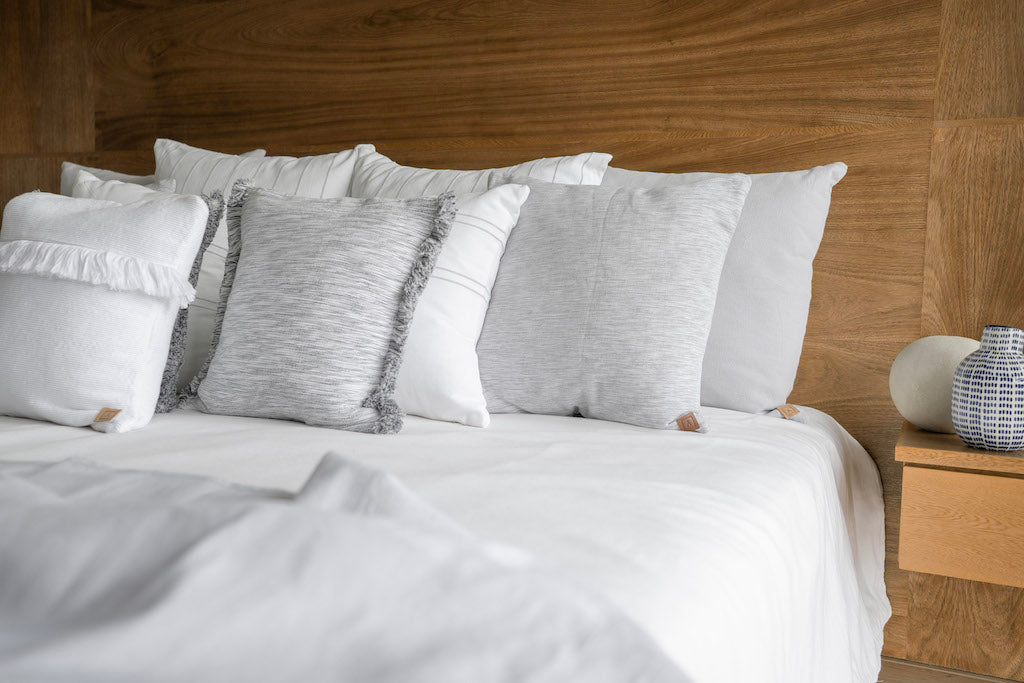 Petunia Regular Cushion Cover